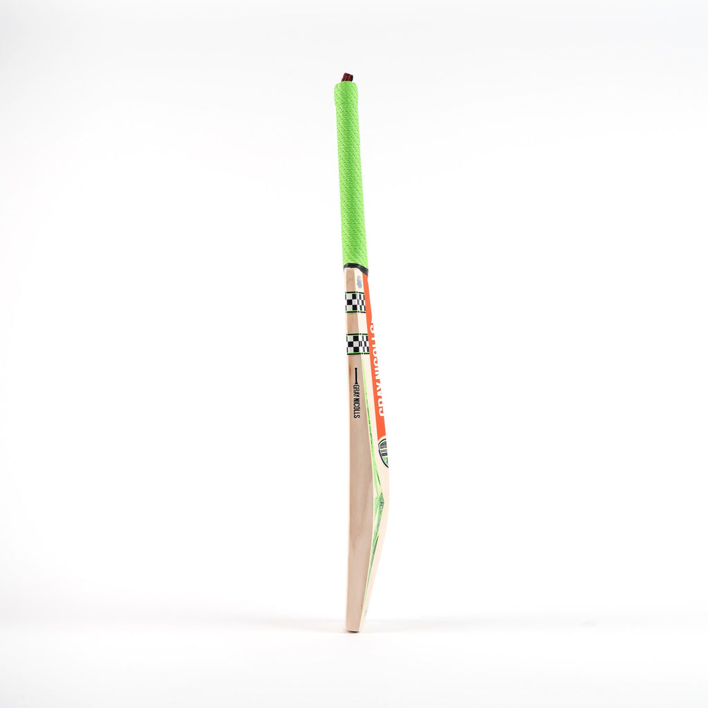 Shockwave 2.3 300 Junior Cricket Bat
