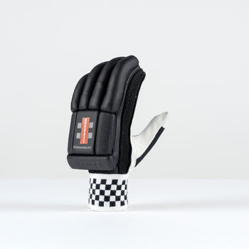 CGCG26Batting Gloves Classic Ultimate 500 Black Glove, Top Hand Back Angle